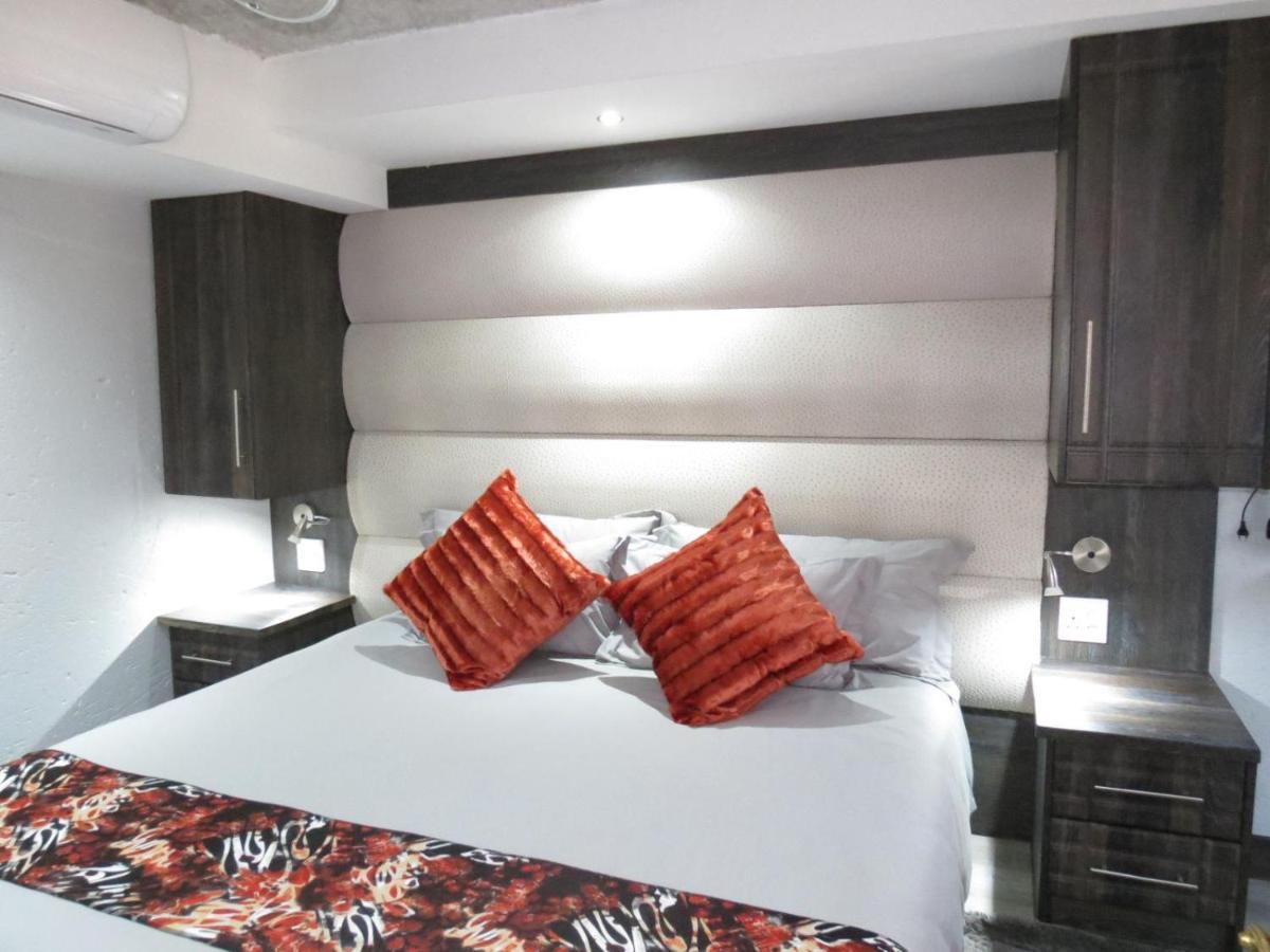 Bushmans Rock Lodge